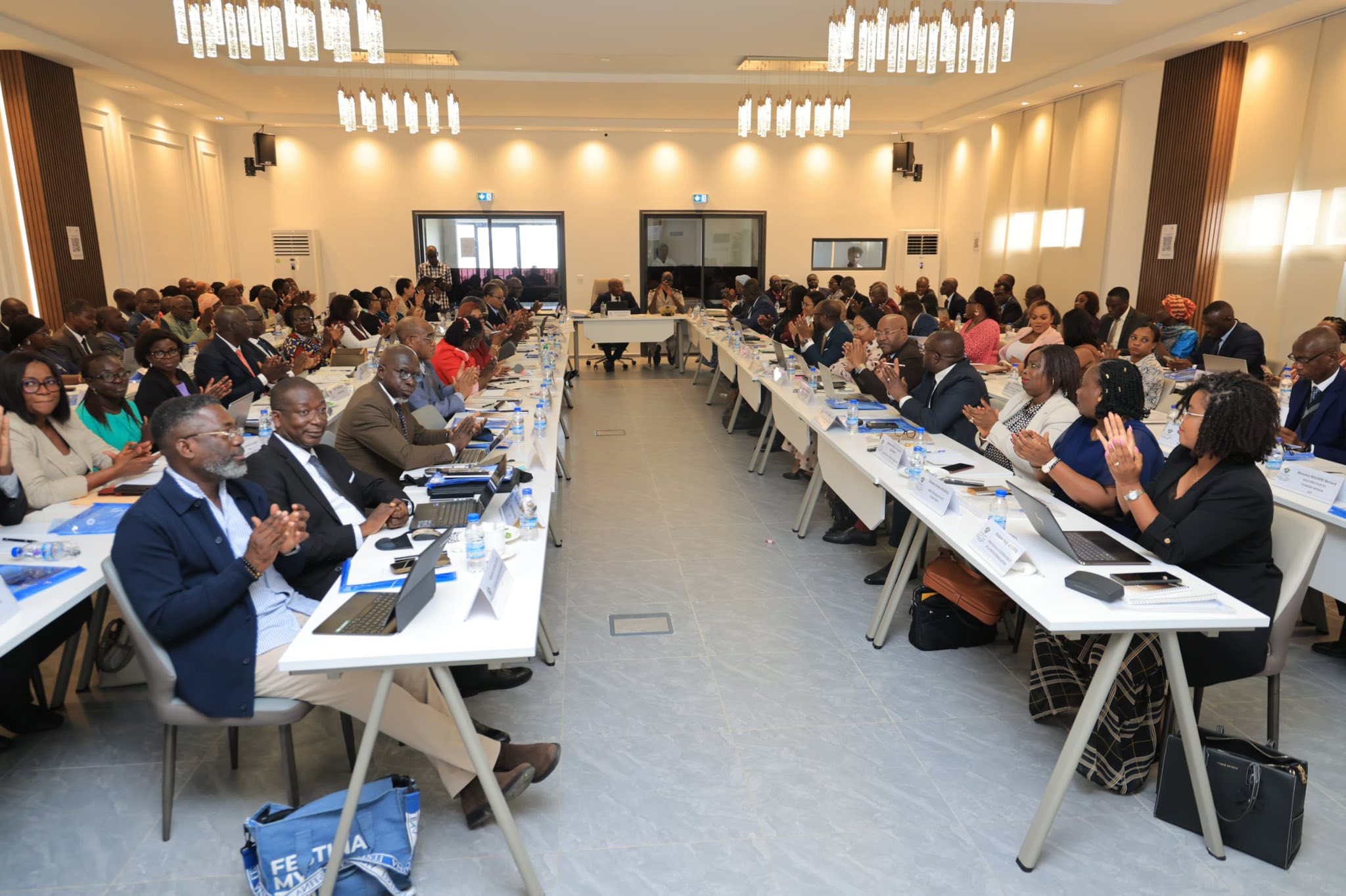 Le Ministre du Tourisme et des Loisirs, Siandou FOFANA, a procédé ce jour à l’ouverture officielle du Séminaire Annuel d’Implémentation du Plan d’Actions Stratégiques, au Yiska Hôtel d’Adiake.